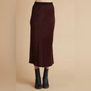 Bella Dahl small Ada skirt wine color